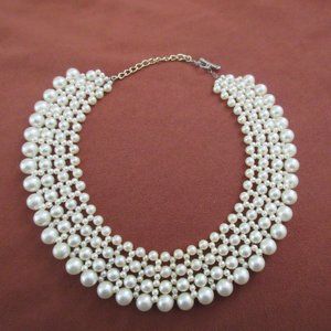 Pearl hinged necklace